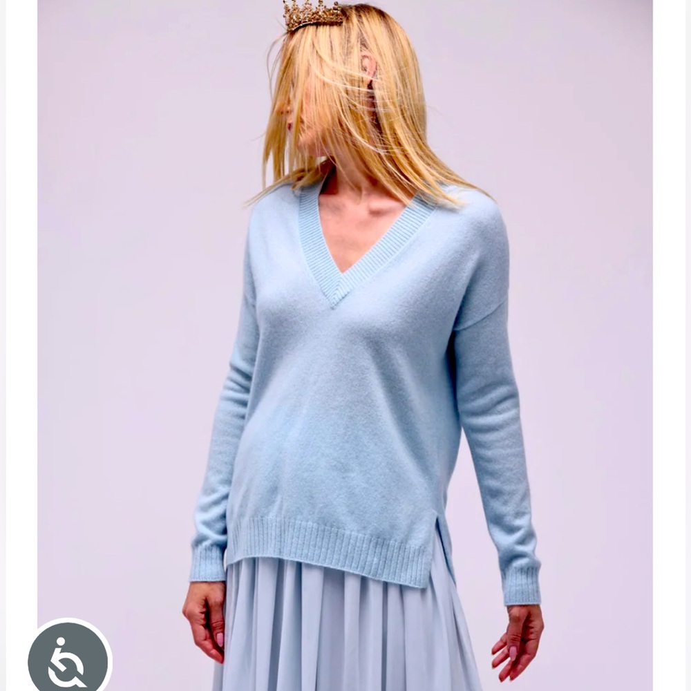 Minnie Rose Cashmere Long and Lean V